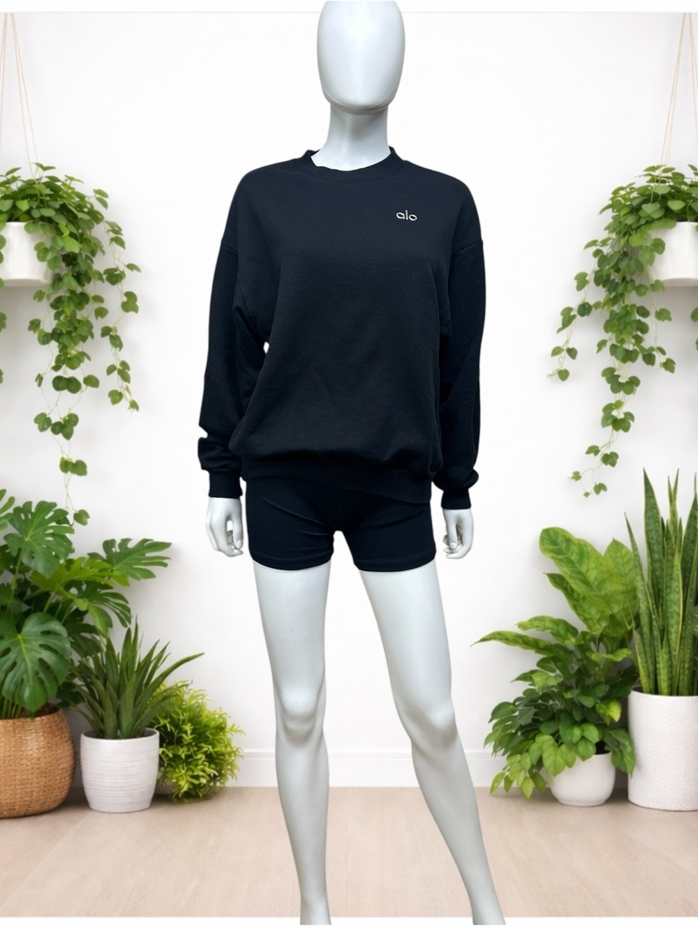 Alo Yoga Accolade Crew Sweatshirt in Black [AA191]